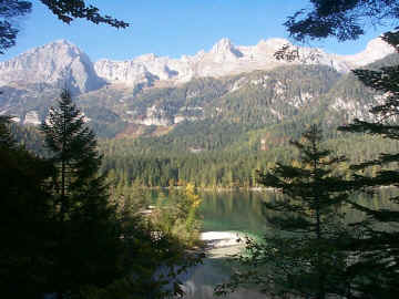 Il Lago di Tovel e la catena settentrionale del Brenta
