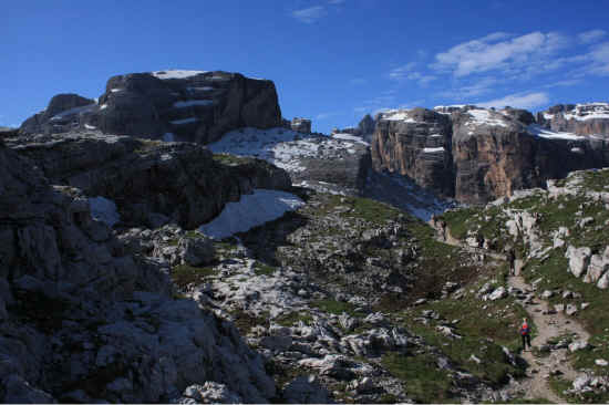 Panorama sul Gruppo del Grost� dal sentiero 316