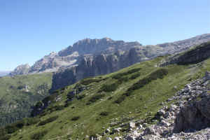 Passo del Grostè e Pietra Grande dal s.316