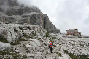 Rifugio Pedrotti da ovest