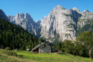 Il Piccolo Rifugio Malga Andalo, pian dei Casinati, Dolomiti di Brenta